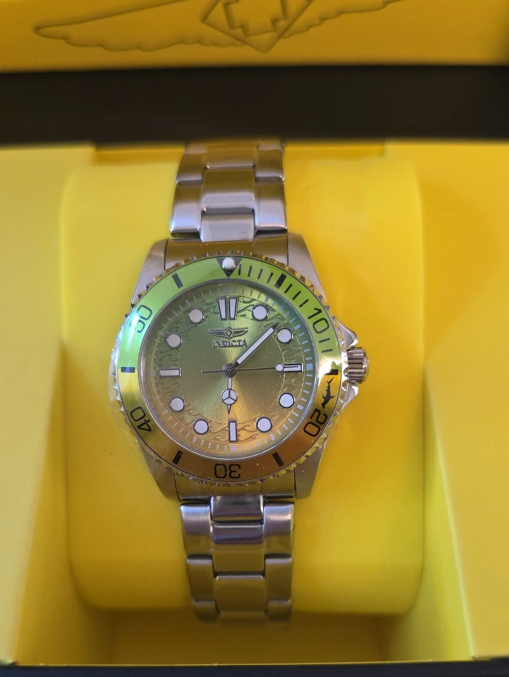524.  Invicta 50953 Pro Diver Lady quartz wristwatch 34mm